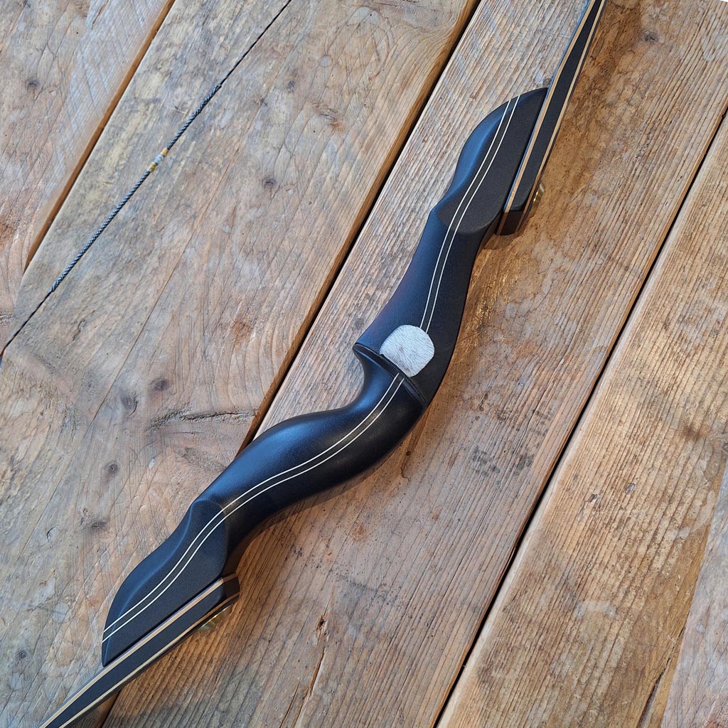 boog, bogen, kunststof boog, archery bow, grondkleur zwart, bogen, pijl, lang, boogschutter, touw